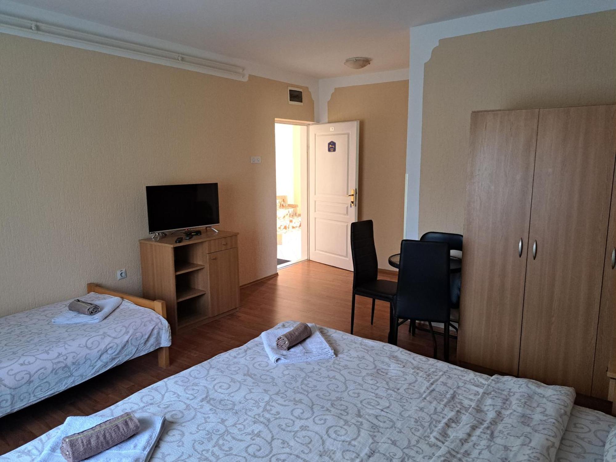 Guesthouse Kristina Palić Exteriör bild