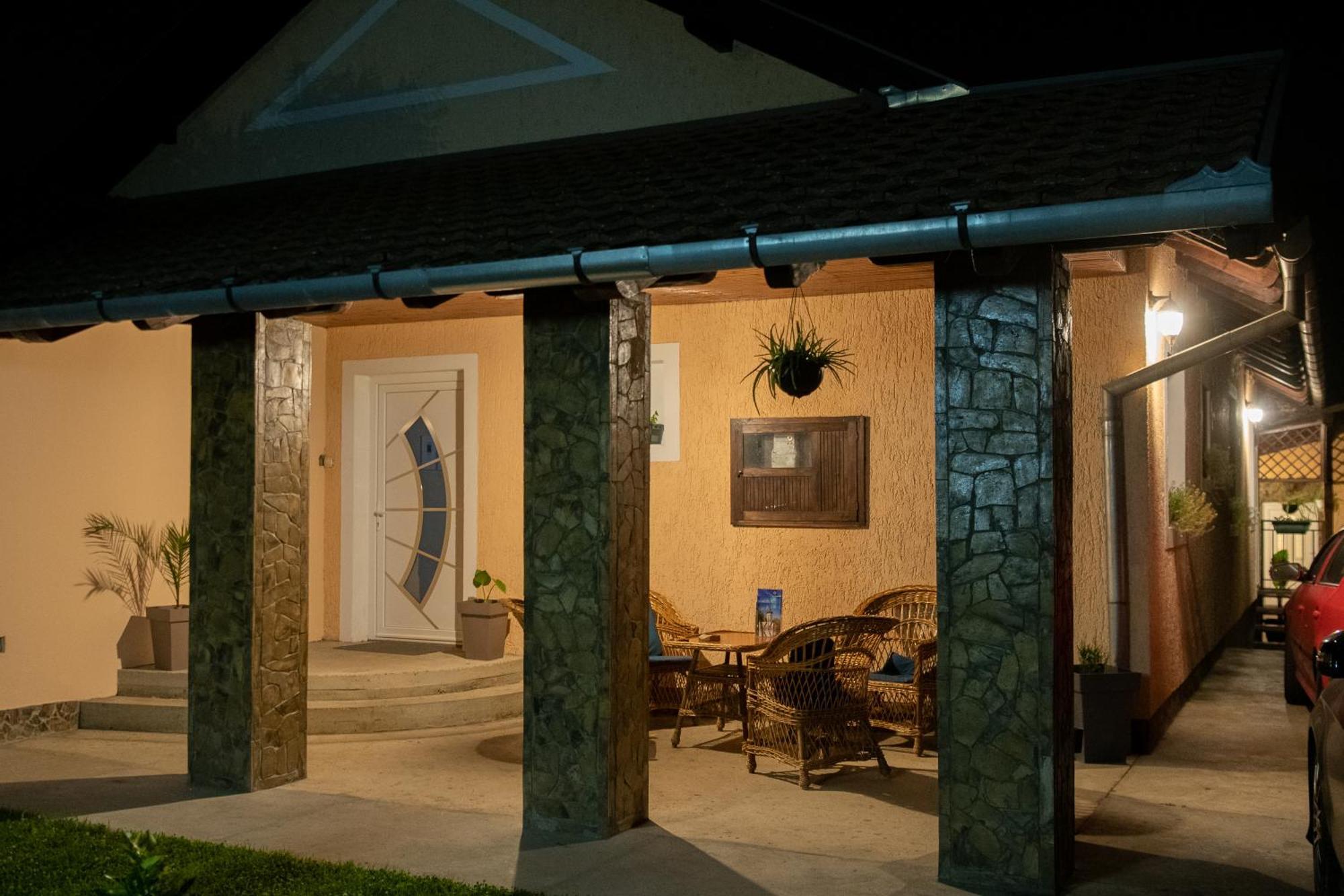 Guesthouse Kristina Palić Exteriör bild