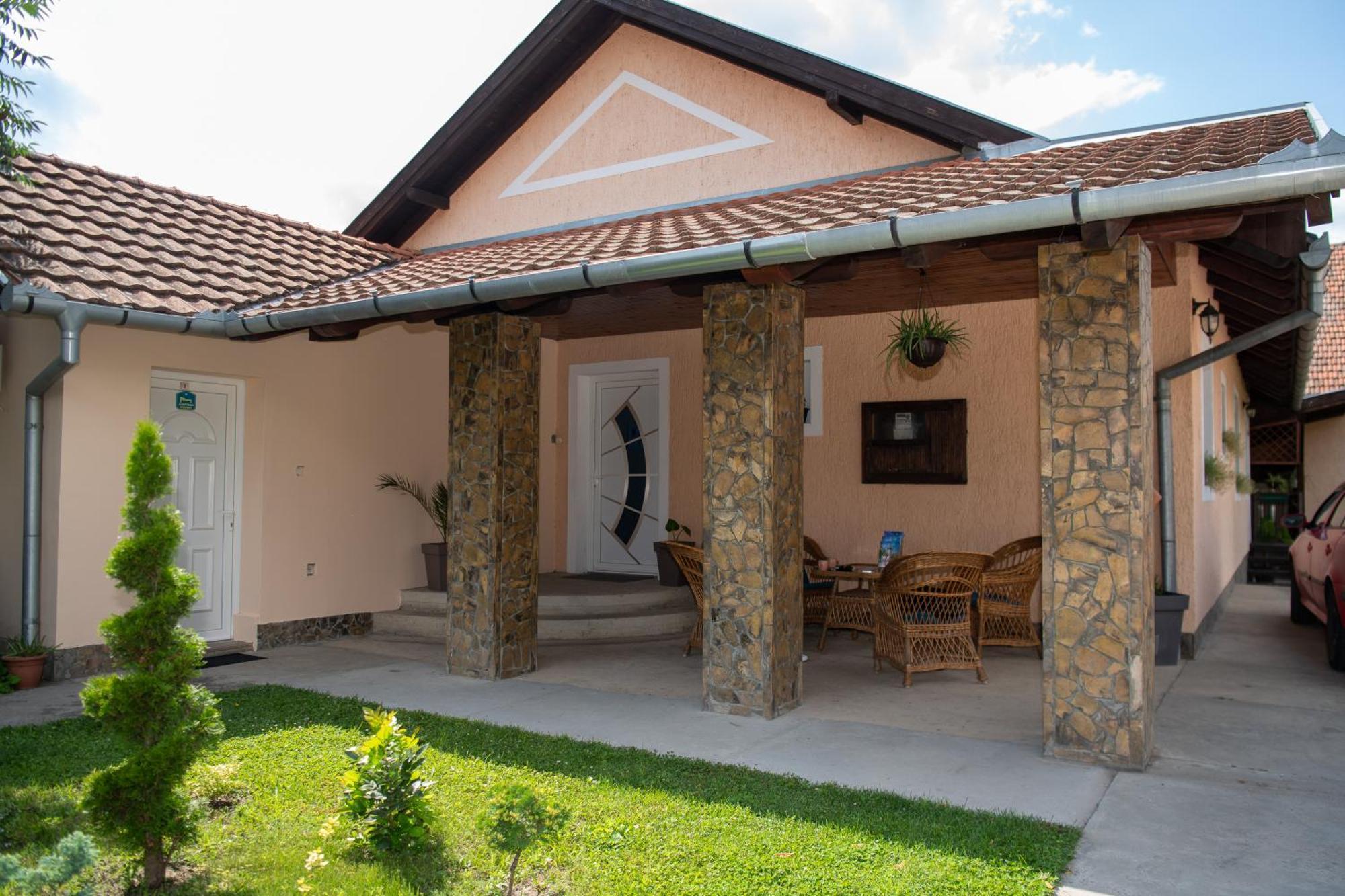 Guesthouse Kristina Palić Exteriör bild