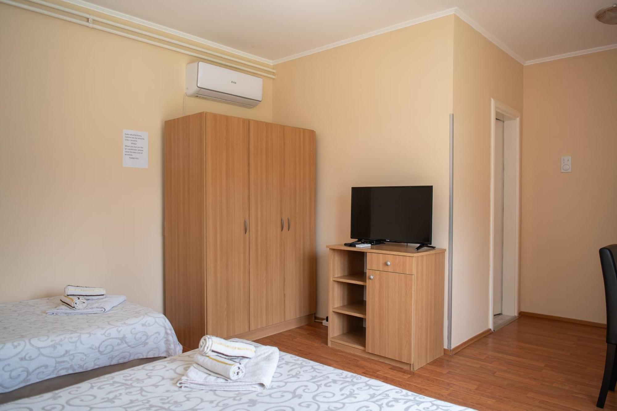 Guesthouse Kristina Palić Exteriör bild